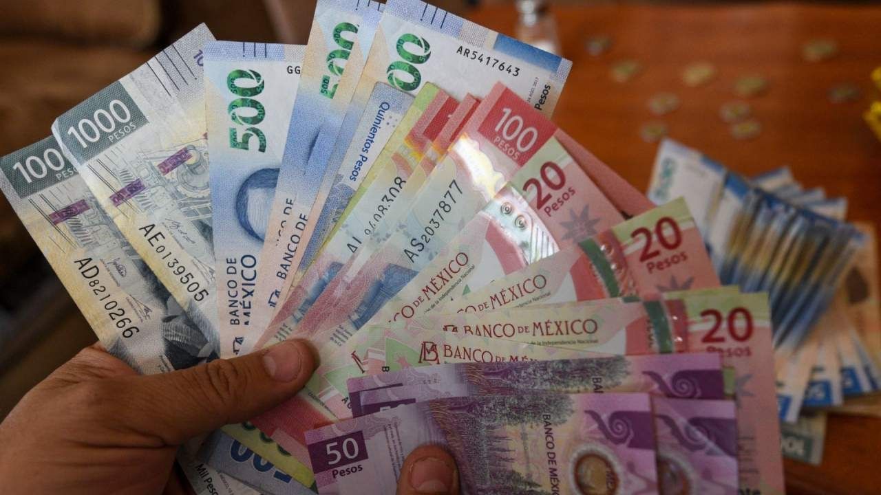 Superpeso anota nuevo récord; dólar se cotiza en 17.26