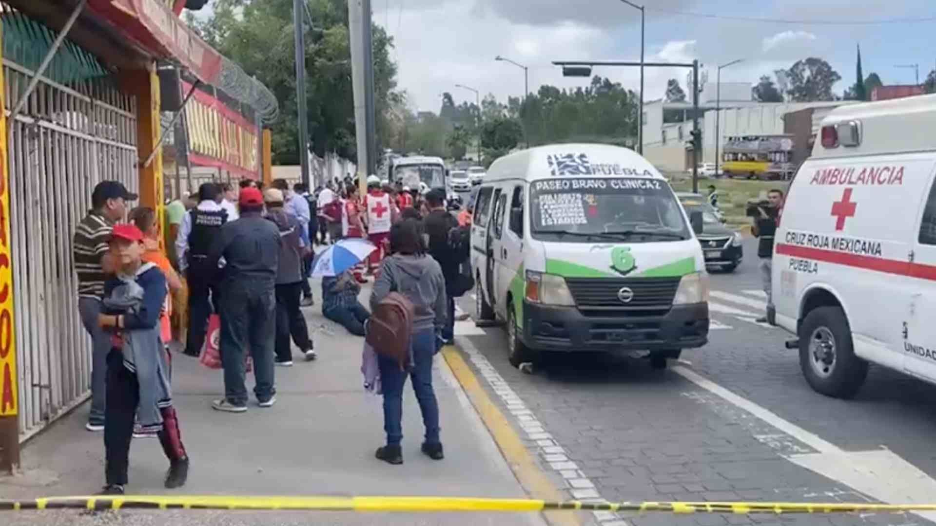 Choque Entre Combi y Ruta deja a 20 Lesionados