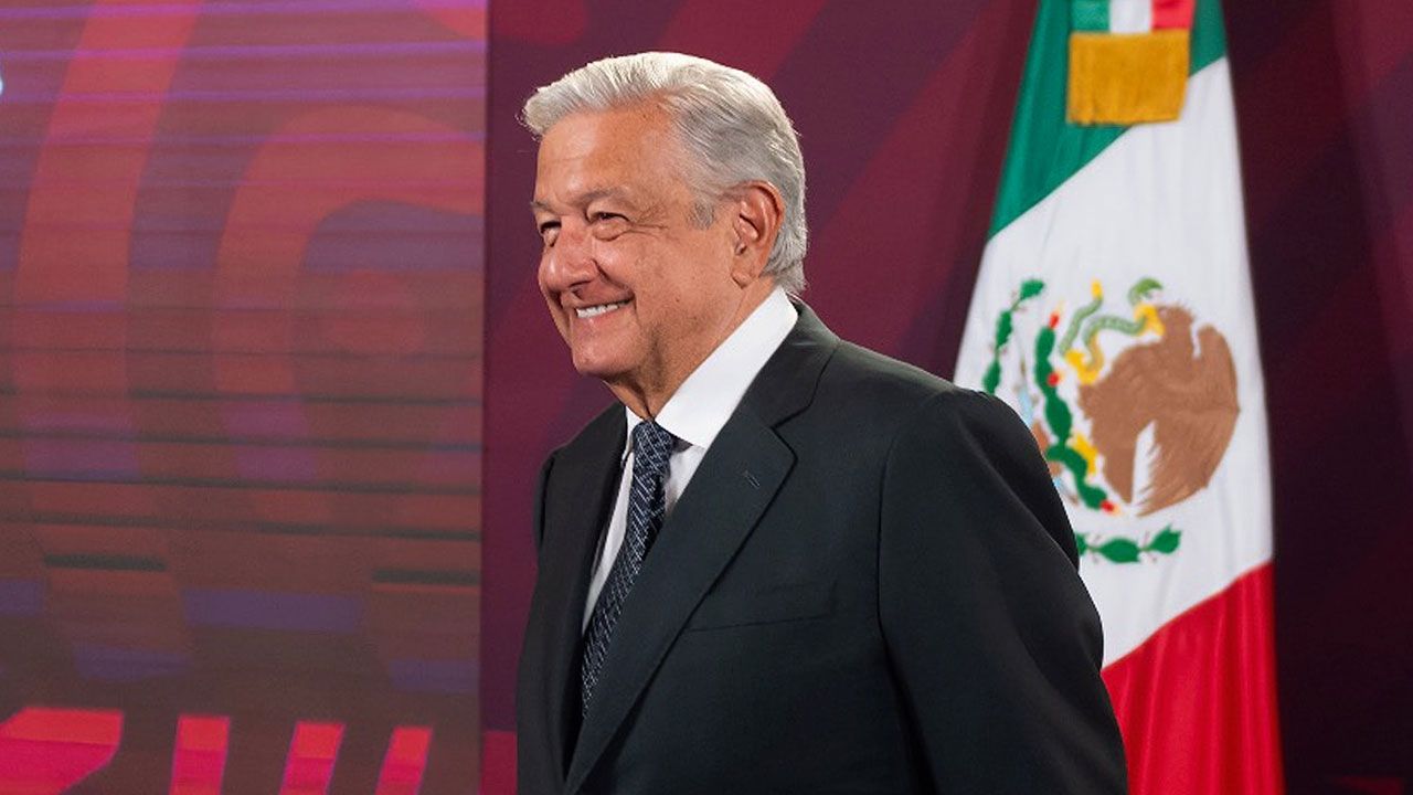 AMLO dice que INE y TEPJF quisieran silenciarlo por completo