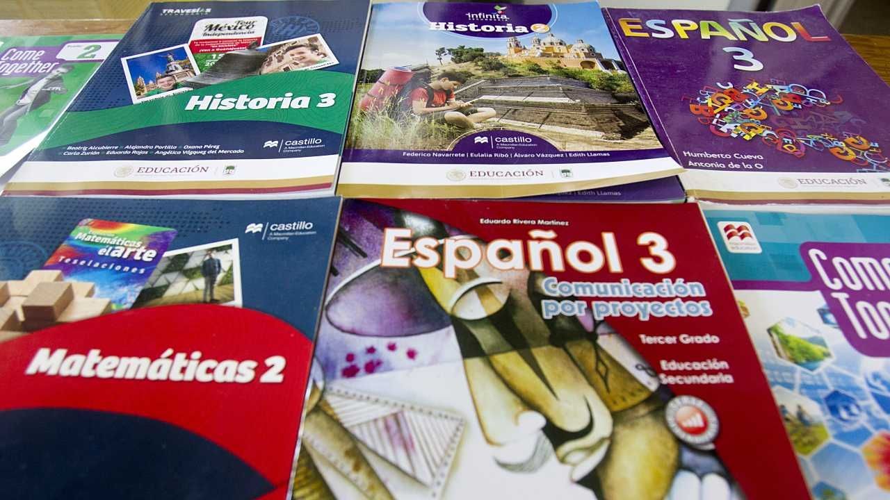 AMLO informa que no se retirarán los nuevos libros de texto gratuitos