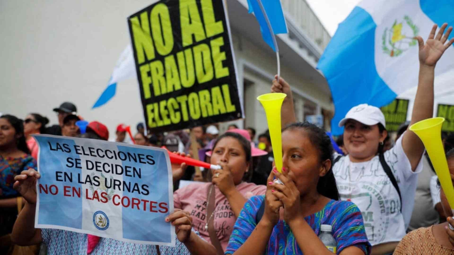 Manifestación tras suspensión de candidatura de Carlos Pineda