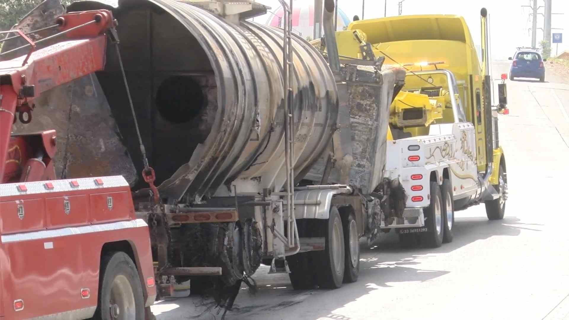 El Operador de una Pipa de Combustible Murió Calcinado