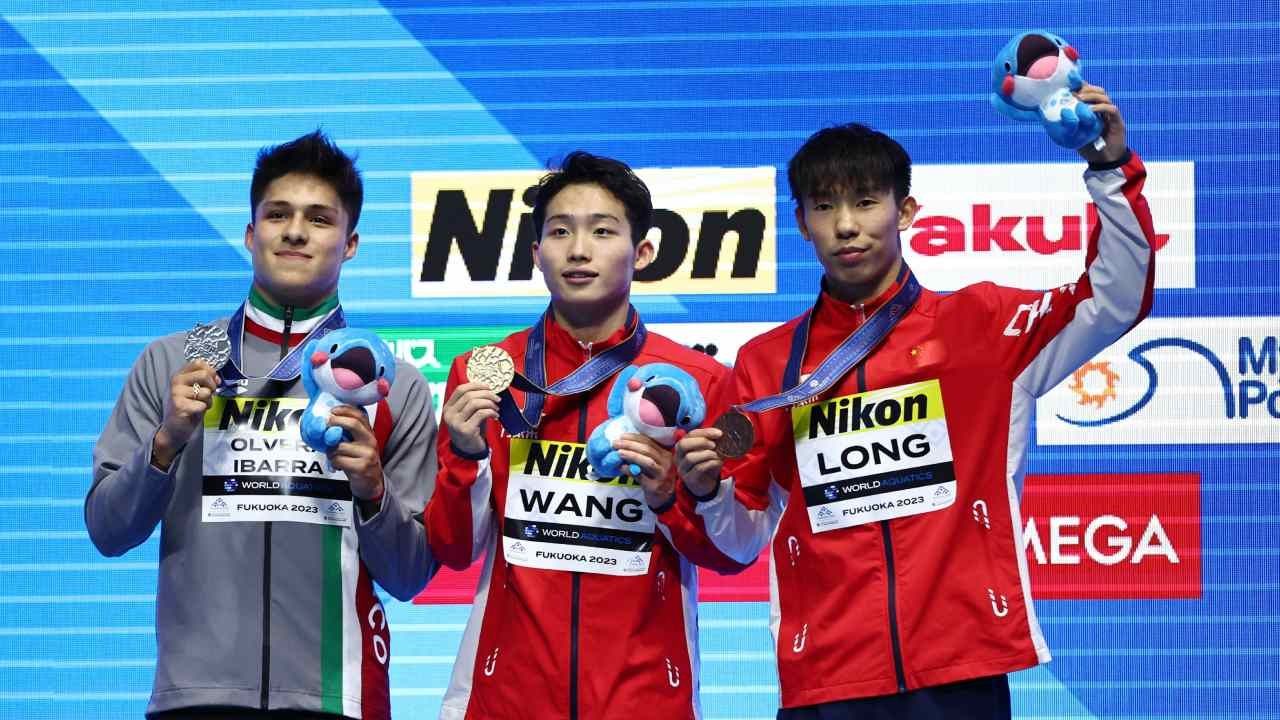 El mexicano Osmar Olvera ganó su segunda medalla de plata en el trampolín de tres metros en el Mundial de Natación