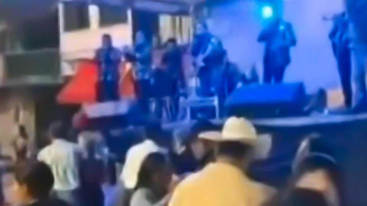 Se Desploma Escenario Durante Concierto de ‘Carro Show’; Hay Heridos