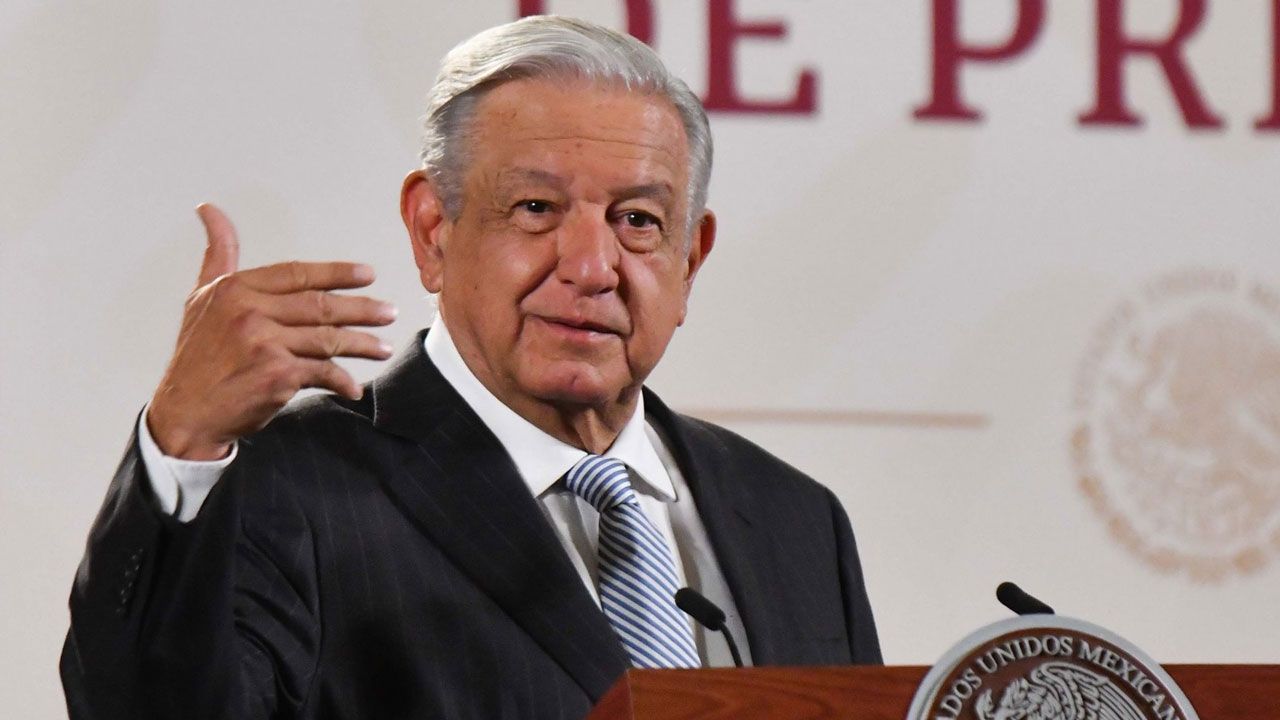 AMLO señala al ISSSTE como la institución de salud más destruida