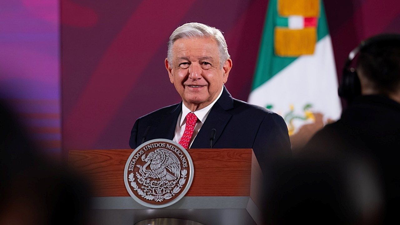 AMLO acusa politiquería chafa en propuestas antiinmigrantes de Ron DeSantis