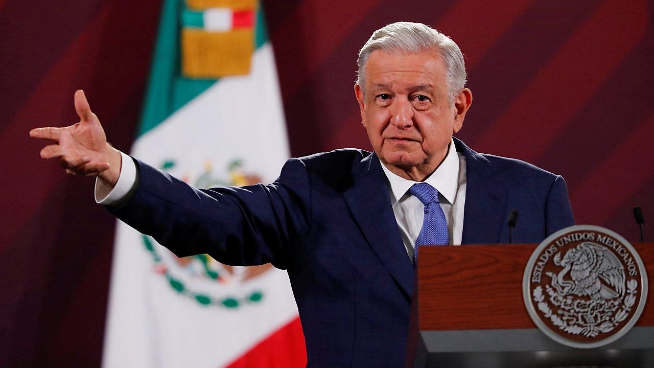 AMLO rechaza propuesta de Ron DeSantis de usar fuerza letal contra narcos mexicanos