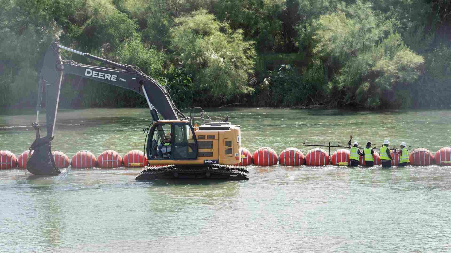 Gobernador de Texas se Deslinda de Muerte de Migrantes en Boyas del Río Bravo