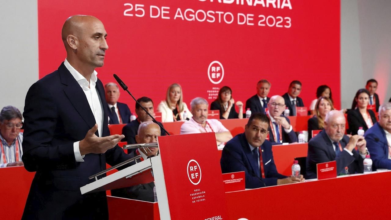 El gobierno de España hará lo que esté en su mano para que Luis Rubiales renuncia a la RFEF tras beso a jugadora