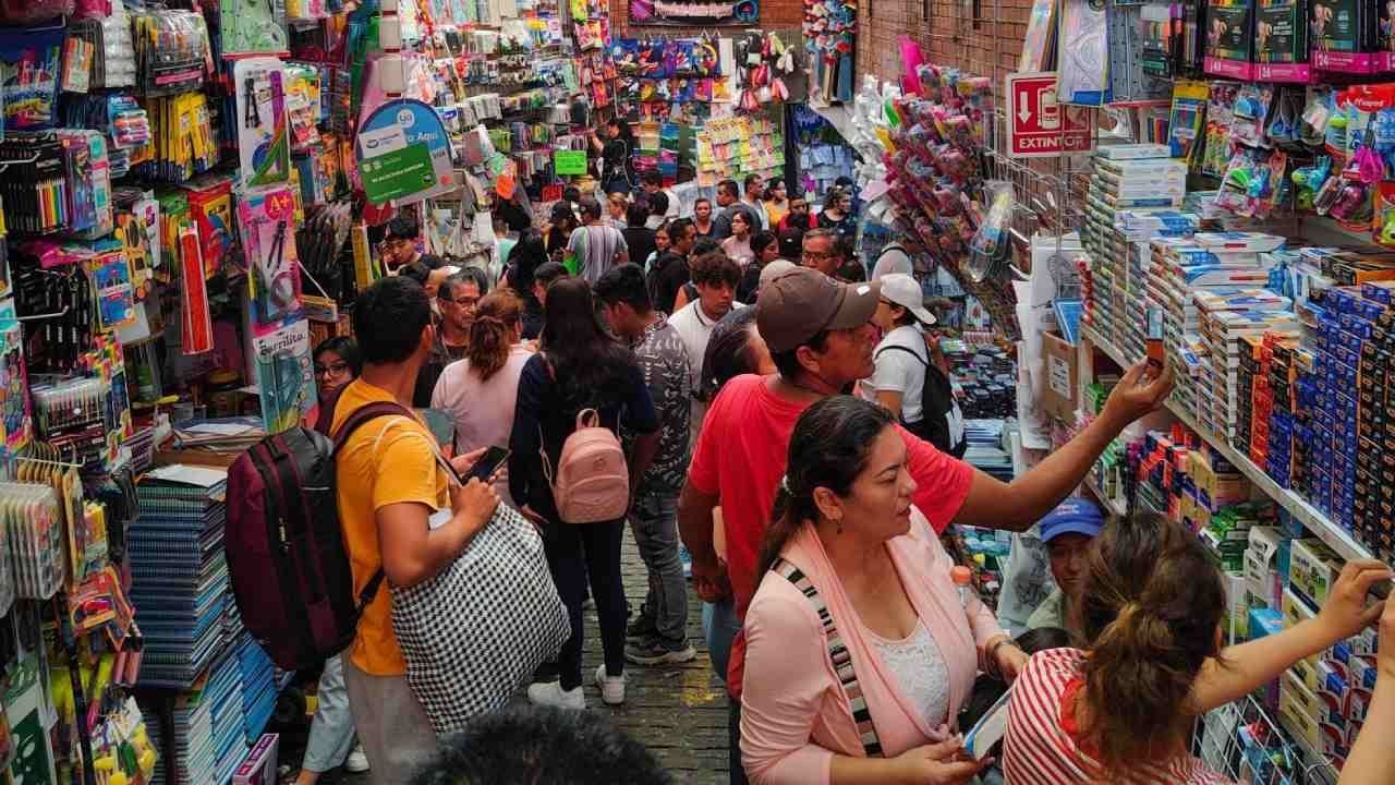 Inflación Afecta También a Útiles Escolares en México