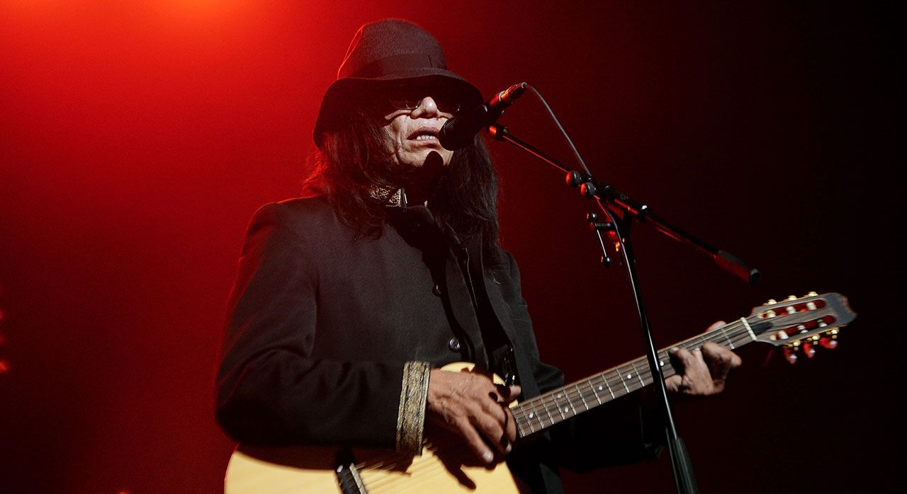 El cantante Sixto Rodríguez da concierto en París, Francia, en junio de 2013