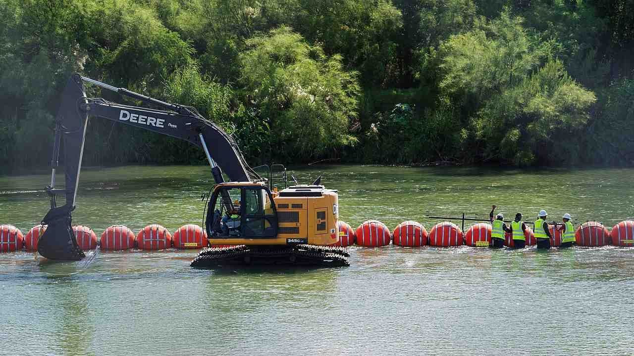 Según documentos oficiales, Texas ignoró advertencia de ilegalidad de boyas en el Río Bravo