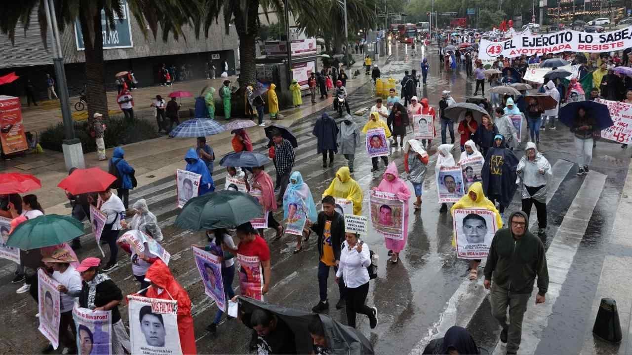 Poder Judicial Ordena al Ejército No Destruir Documentos de Caso Ayotzinapa