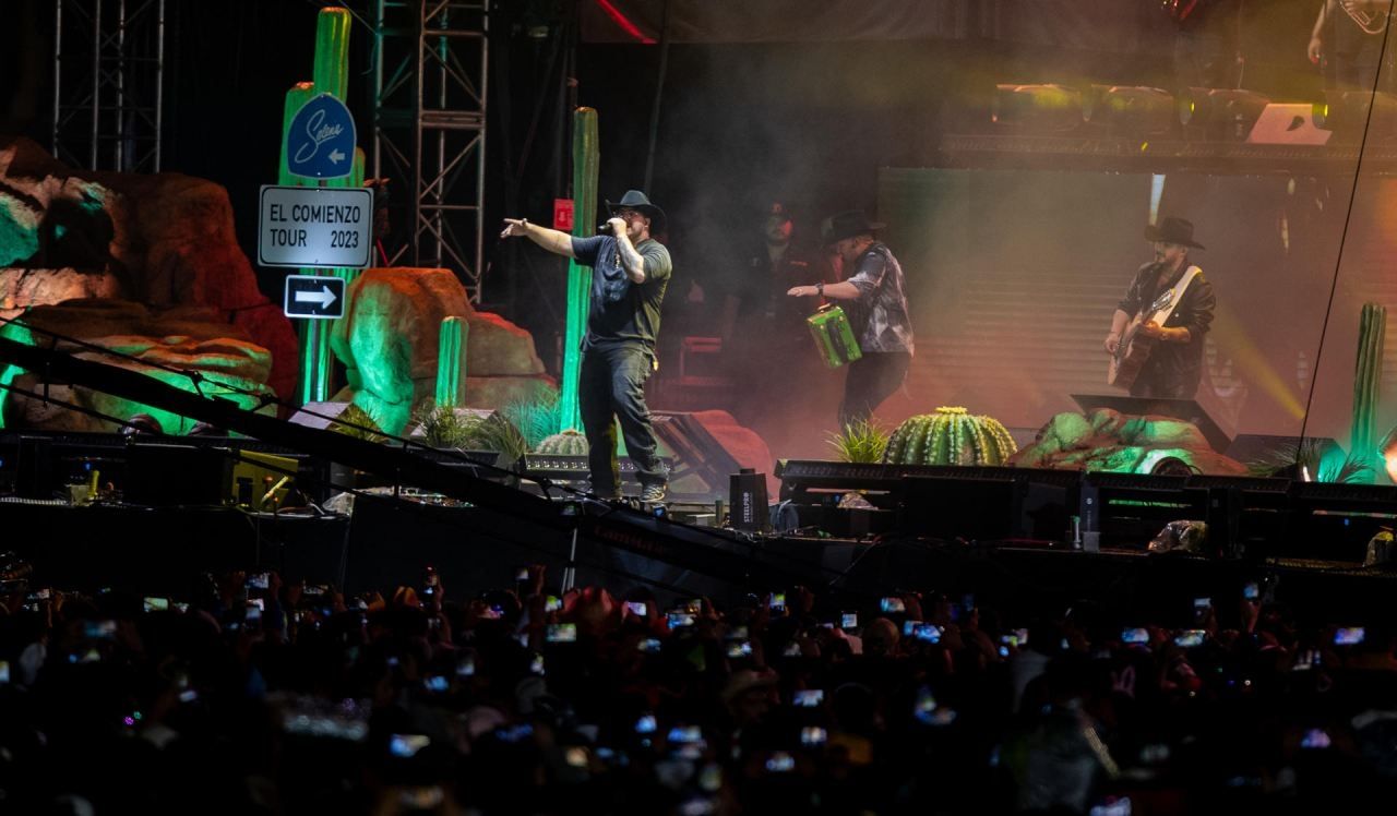 Grupo Frontera Celebra la Independencia de México con un Zócalo a Reventar