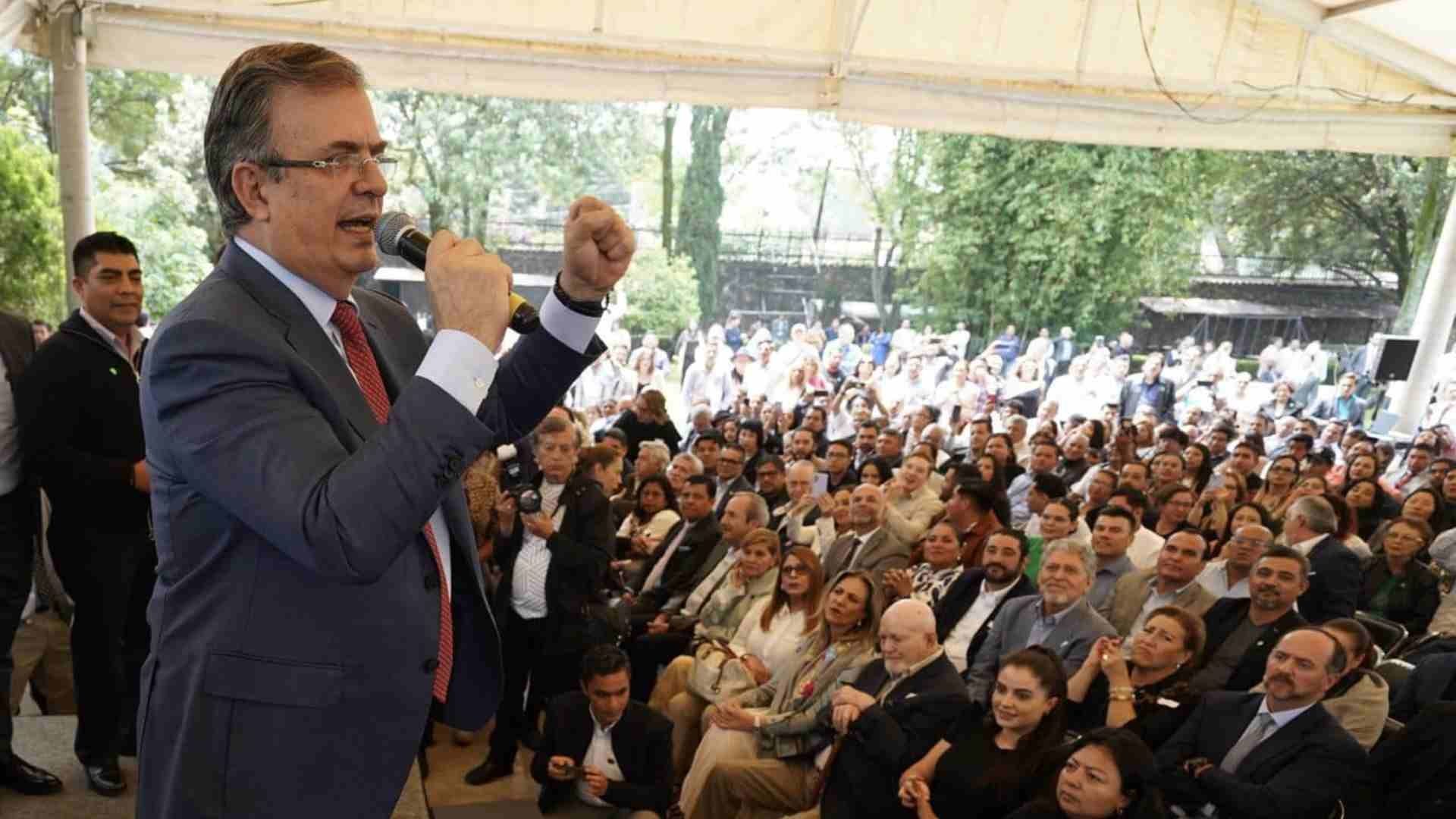 Marcelo Ebrard durante la presentación de la asociación civil