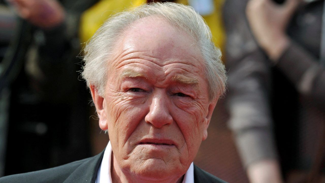 Michael Gambon, conocido por interpretar a Albus Dumbledore en Harry Potter murió a los 82 años de edad tras contraer neumonía 