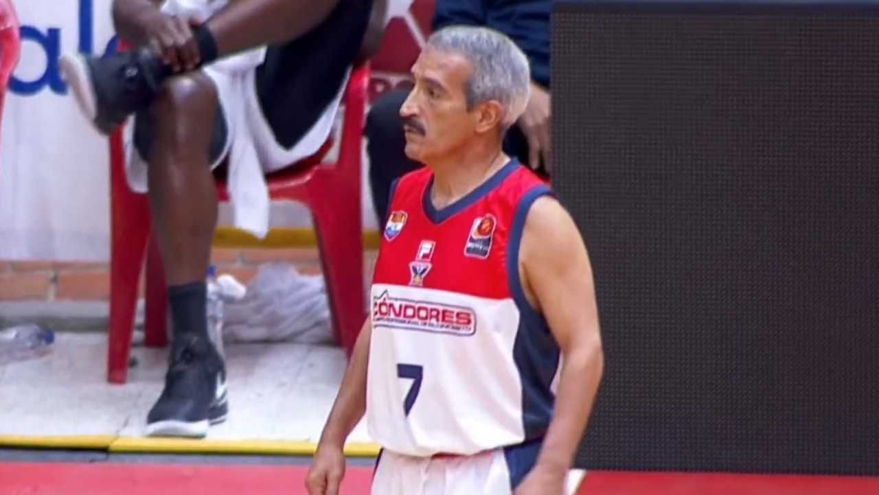 El jugador Octavio Carrillo ingresó a un juego profesional con 67 años de edad