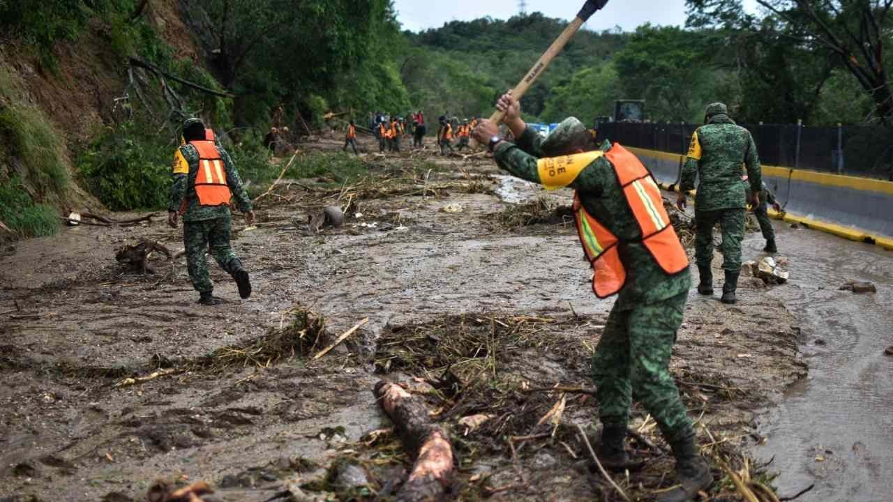 Suspenden clases en Guerrero por paso del huracán Otis 