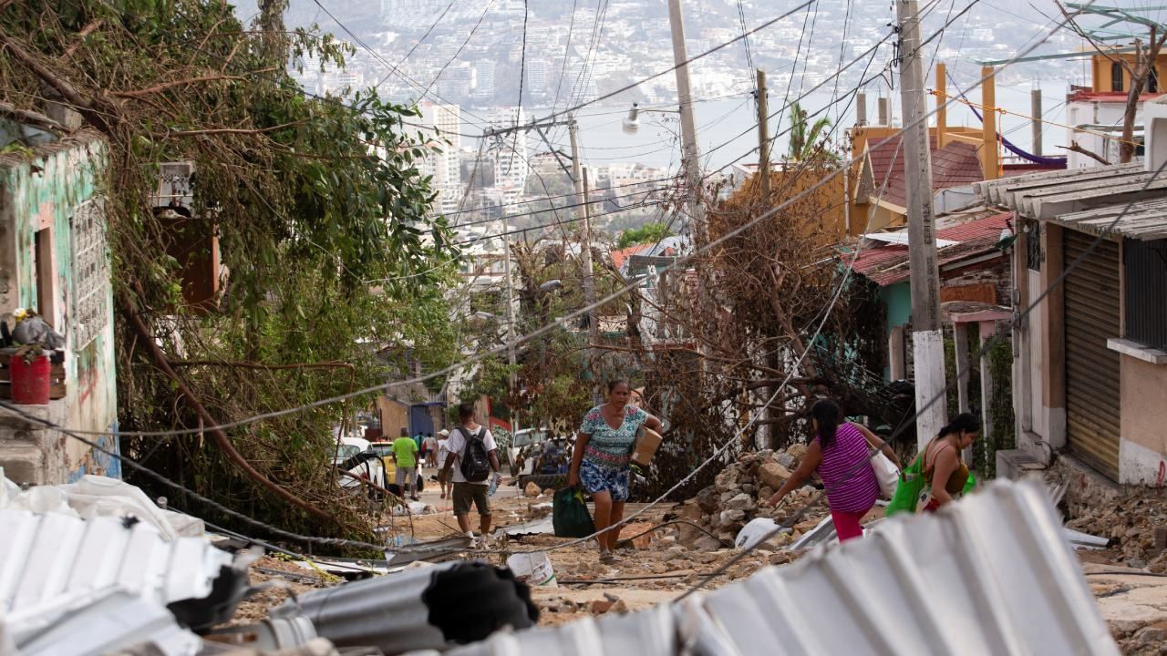 'Estamos Desesperados': Habitantes de Acapulco Suplican Ayuda a 4 Días del Impacto  de Otis