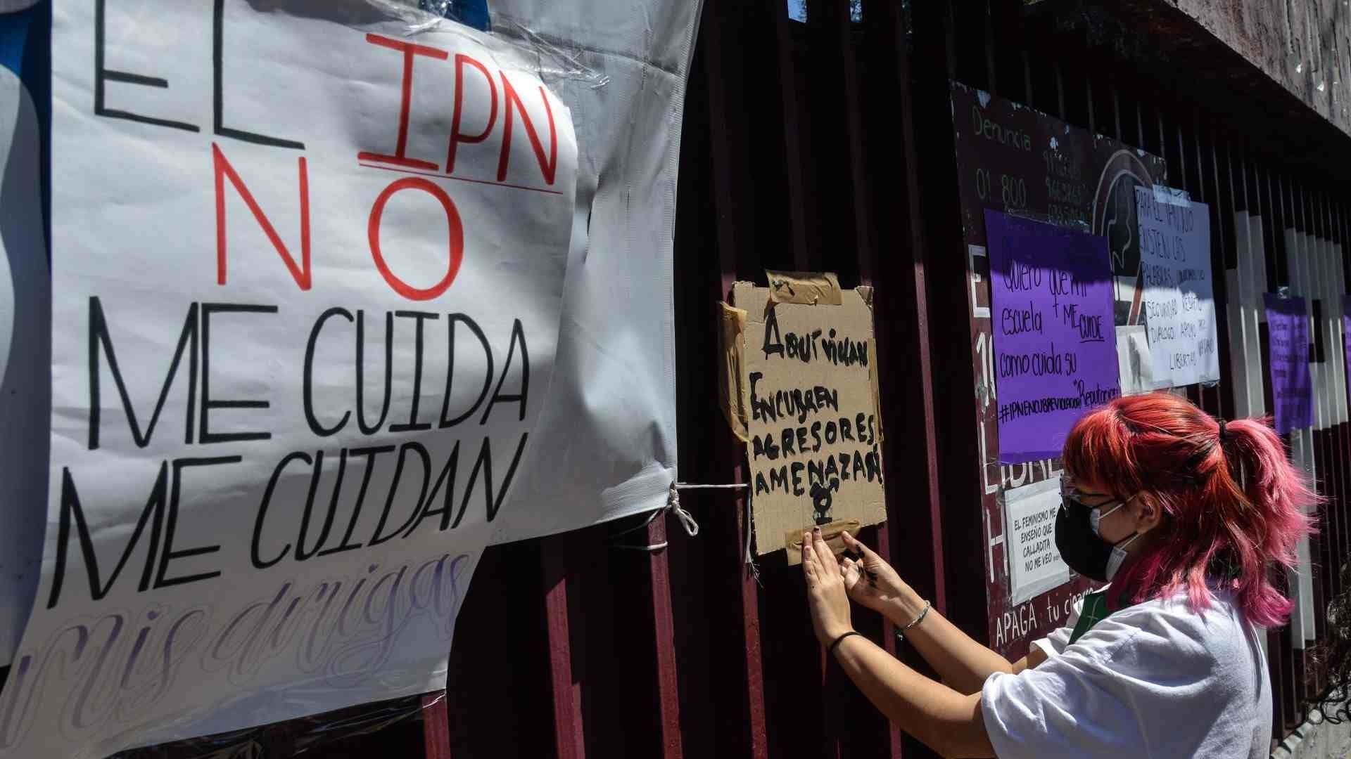 Investigan a Alumno del IPN por Editar y Vender Fotos Intimas de Compañeras