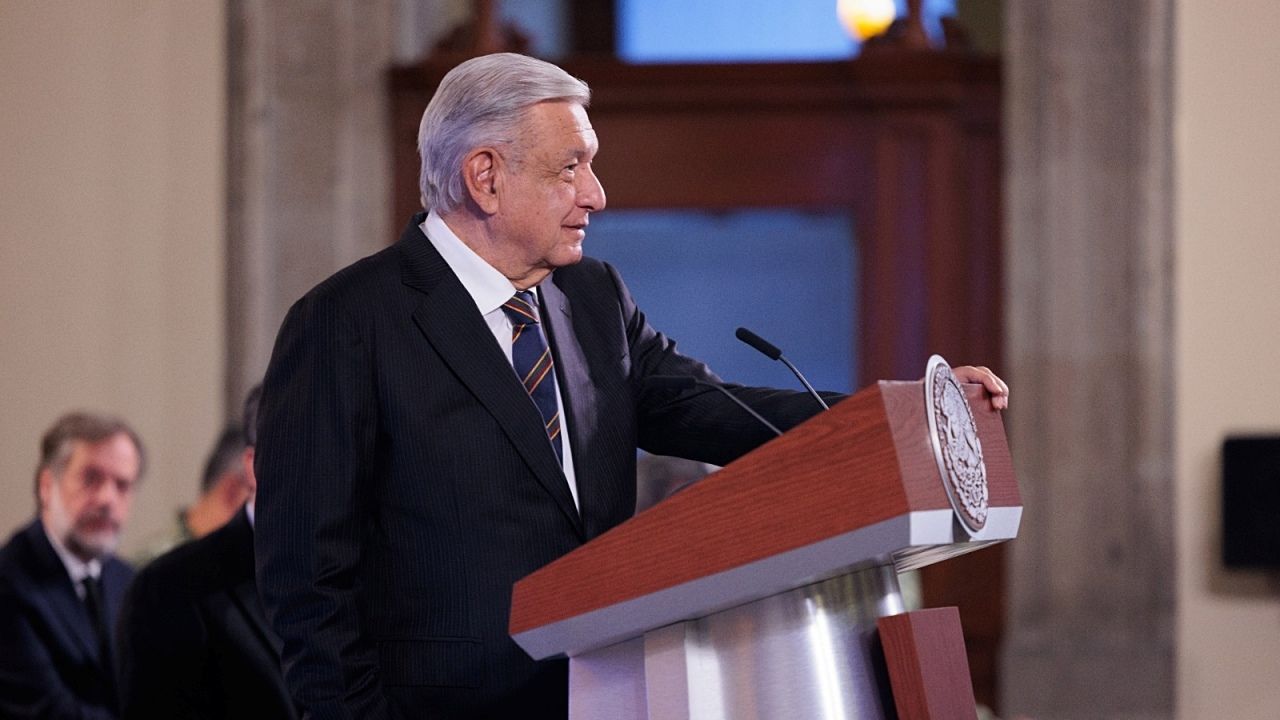 El presidente Andrés Manuel López Obrador presenta su mañanera desde Palacio Nacional