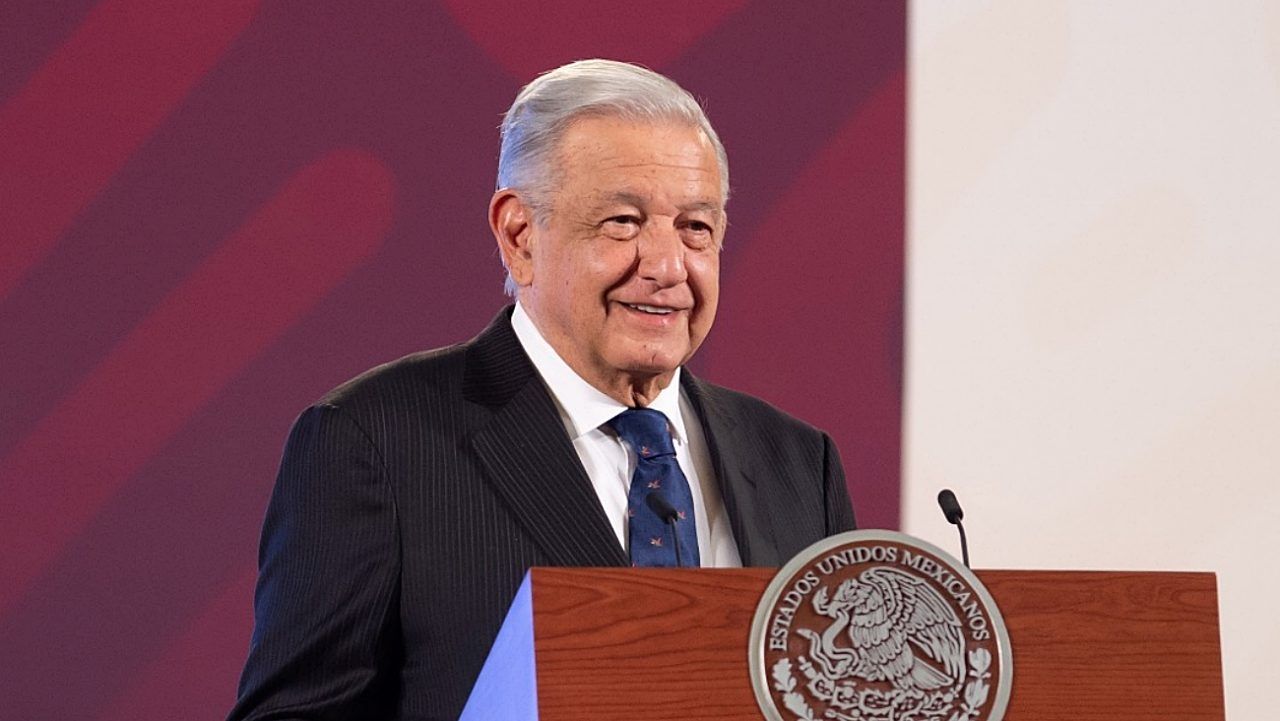 El presidente Andrés Manuel López Obrador presenta su mañanera desde Palacio Nacional