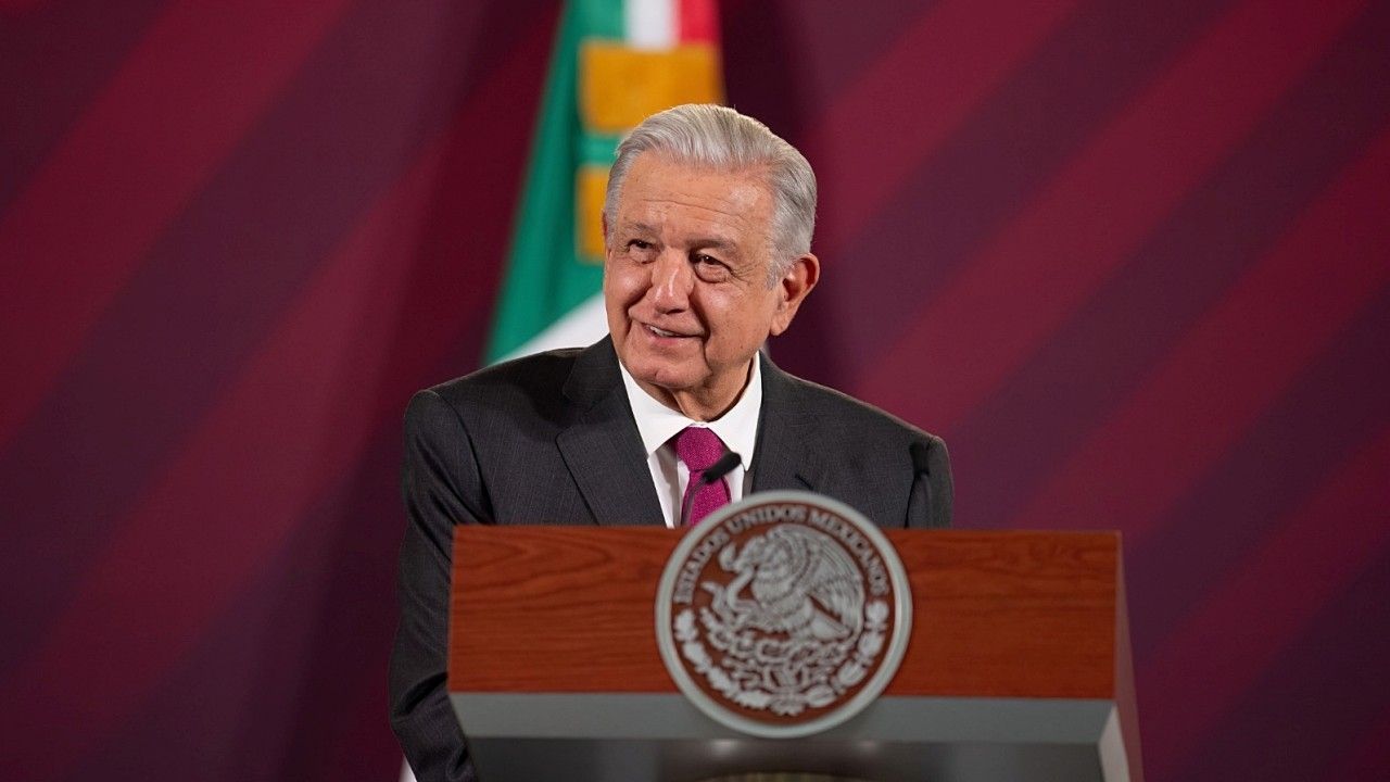 AMLO acusa actitud hostil del gobernador de Texas, Greg Abbott