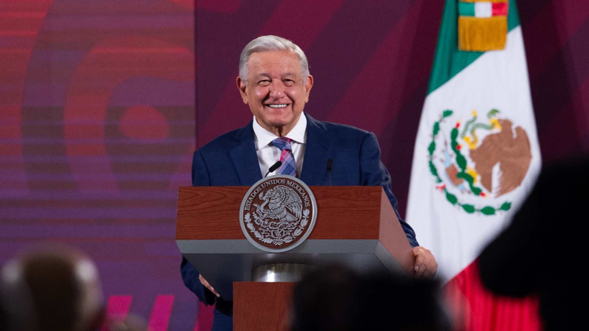 AMLO afirma que pobreza extrema bajará en México