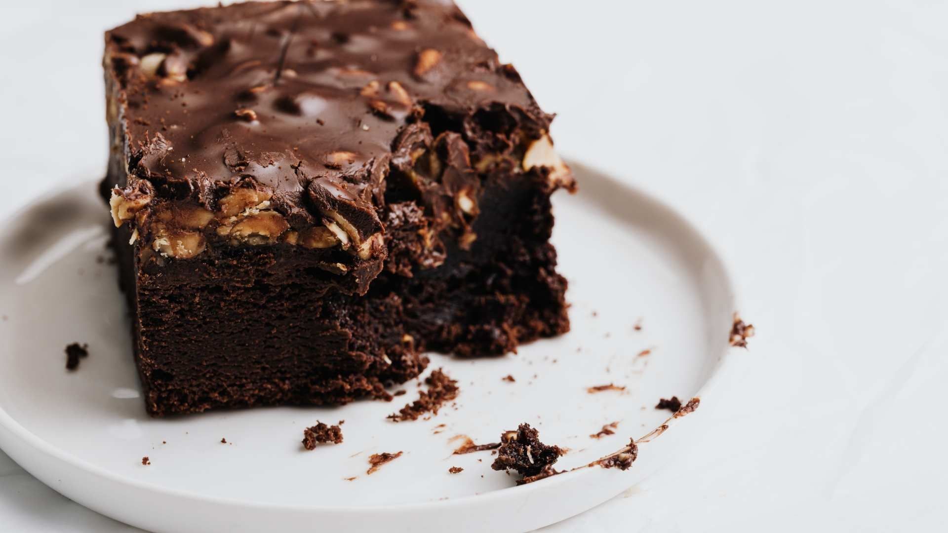 Brownies presuntamente provocan intoxicación de estudiantes