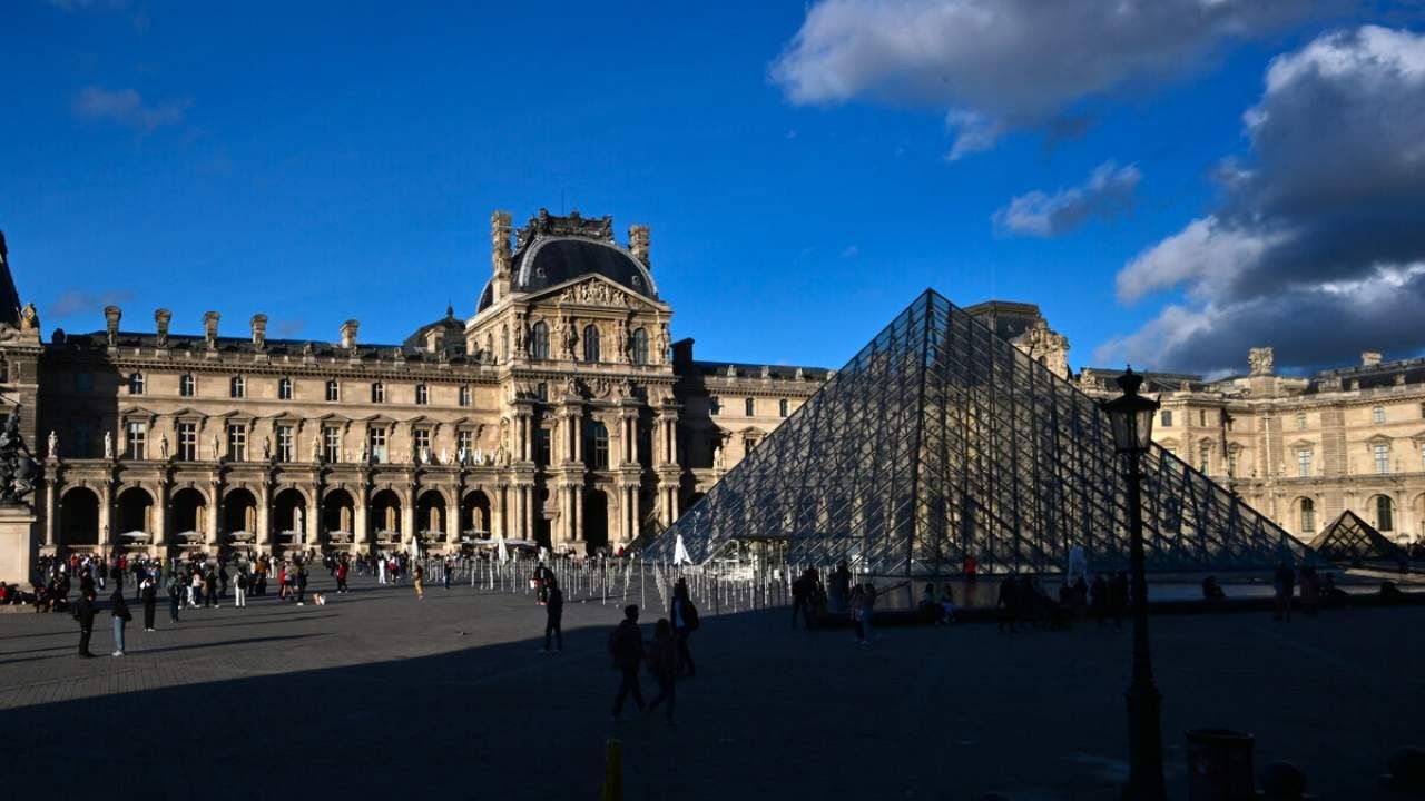 Museo El Louvre es evacuado tras amenaza de atentado