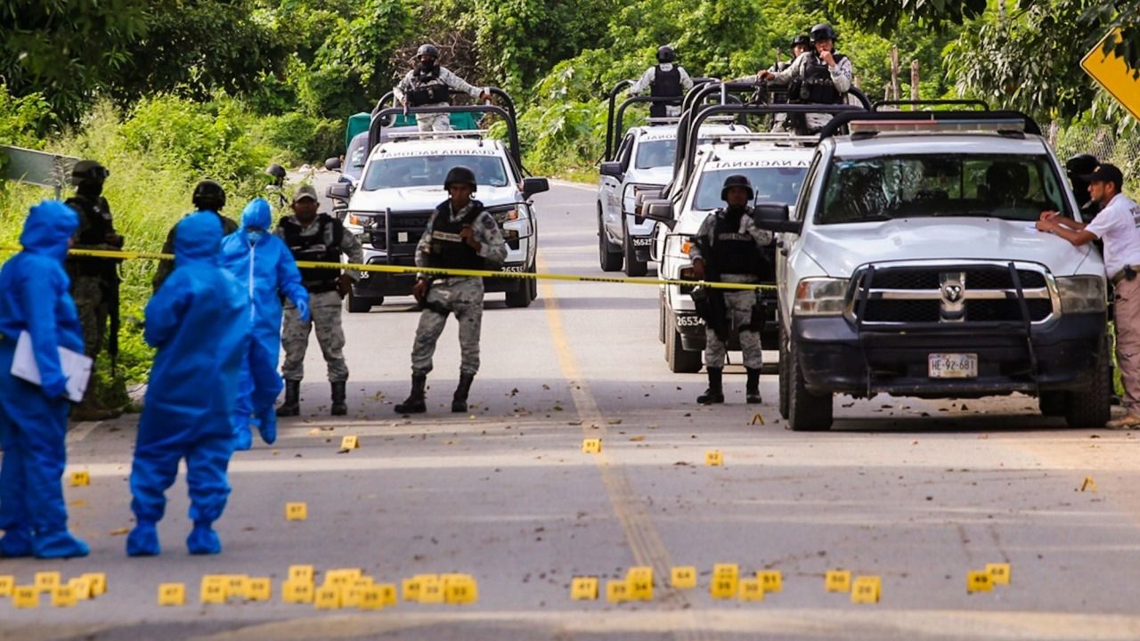 Despliegan a la GN tras asesinato de 13 policías en Coyuca de Benítez, Guerrero