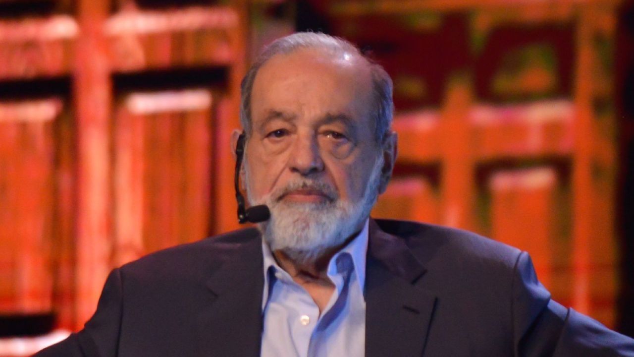 Carlos Slim señaló que la Ley de 40 horas semanales no es correcta y dio una nueva propuesta