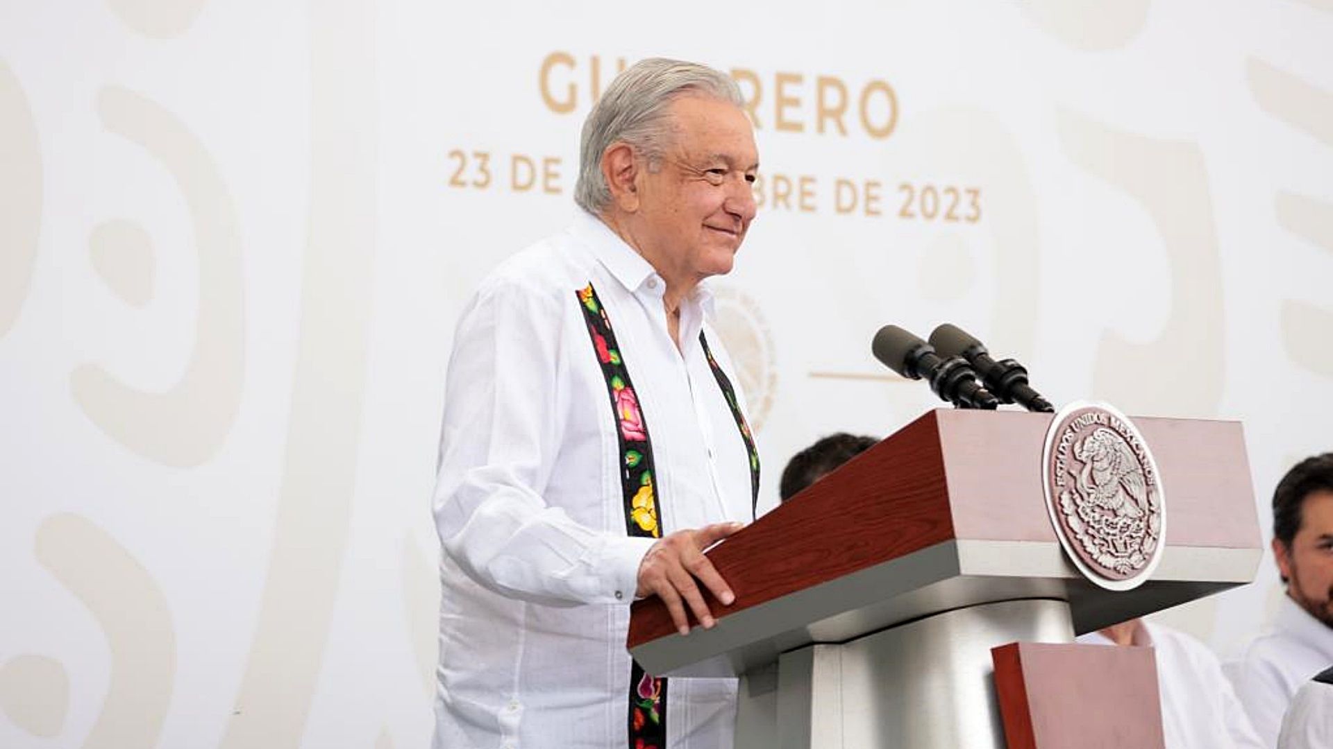 El presidente Andrés Manuel López Obrador presenta su mañanera 