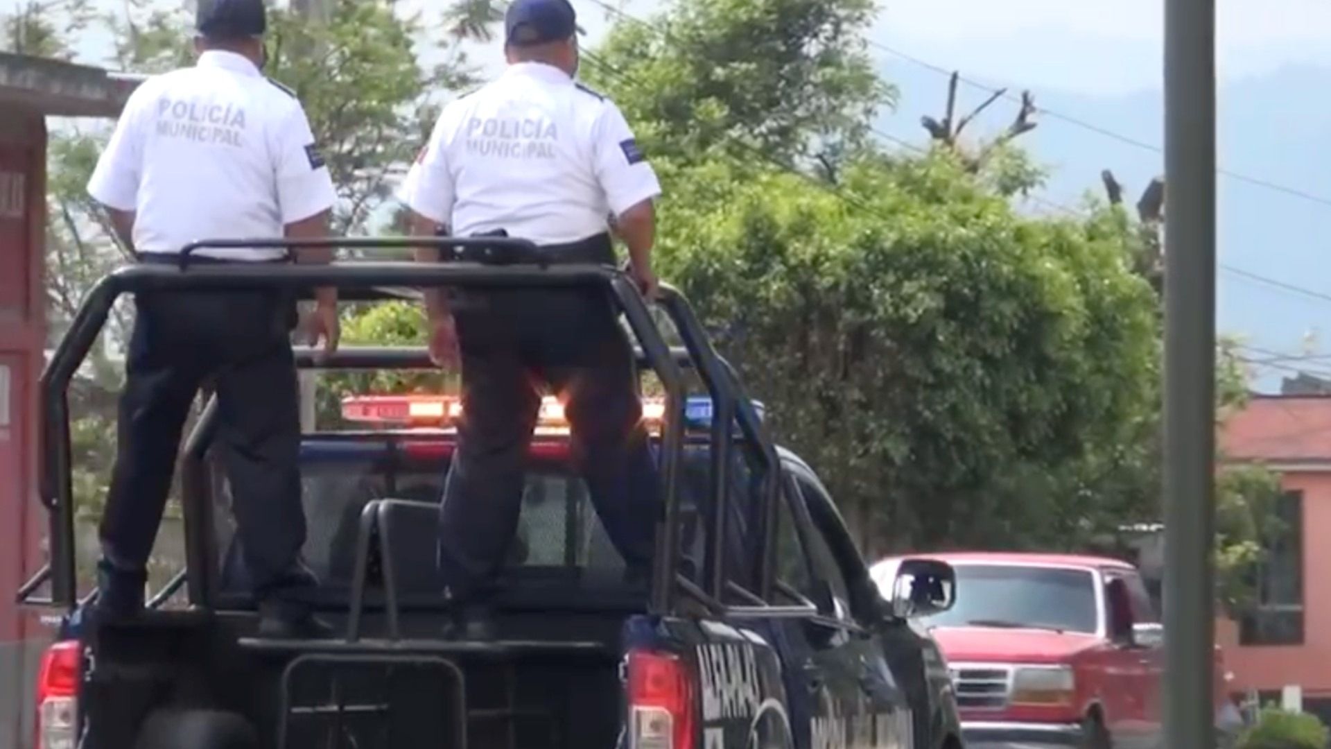 Balean a hombre en la espalda mientras cargaba gasolina en Río Blanco 