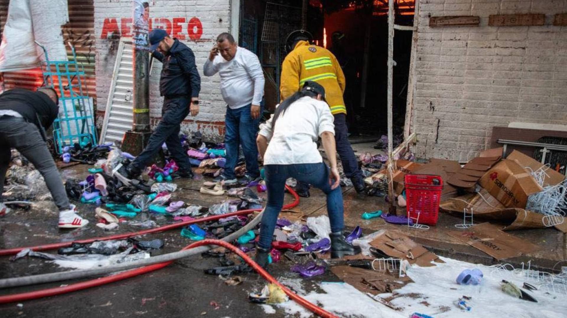 Entregarán Créditos a Comerciantes Afectados por Incendio en Bodega de Tepito