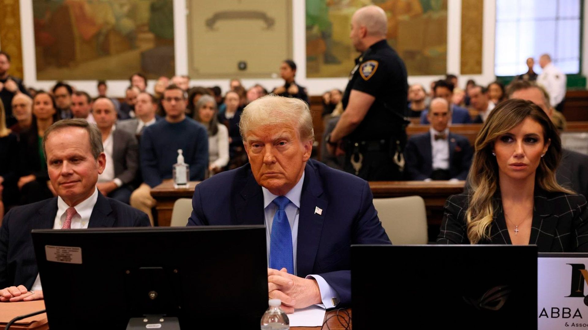 Donald Trump testifica en corte