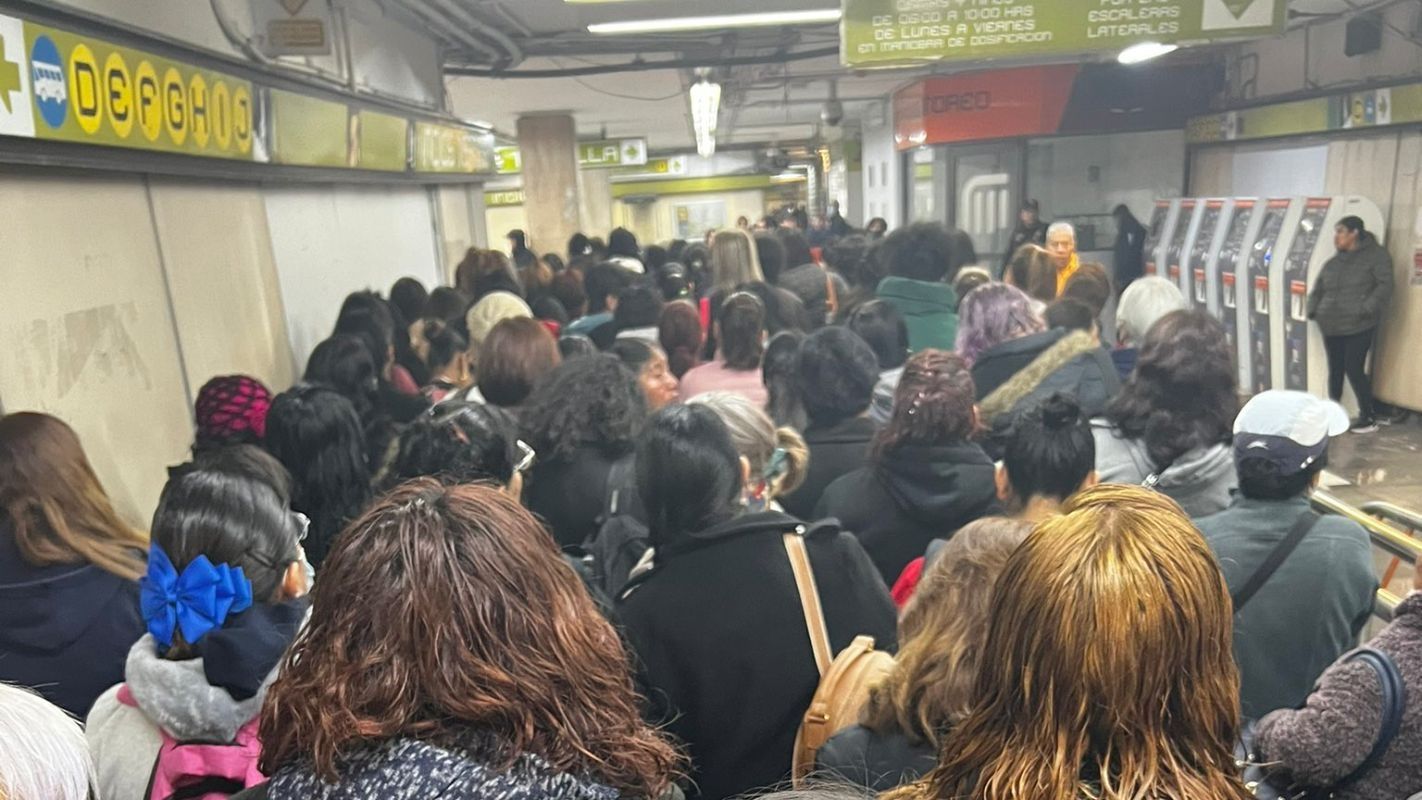 La Línea 3 del Metro CDMX se volvió tendencia luego de que presentara saturación en la mayoría de sus estaciones