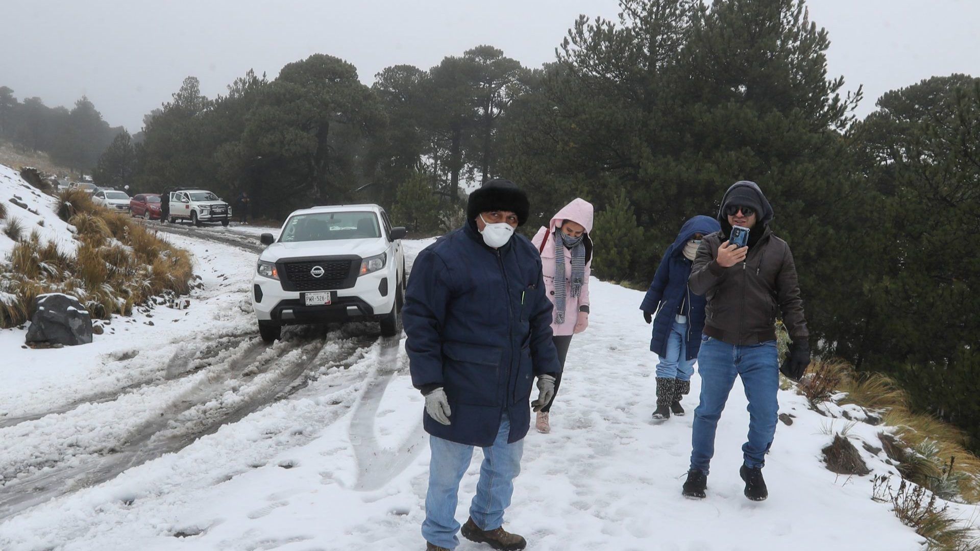 Nevada en el volcán Xinantécatl ante las bajas temperaturas que se han registrado en las últimas horas