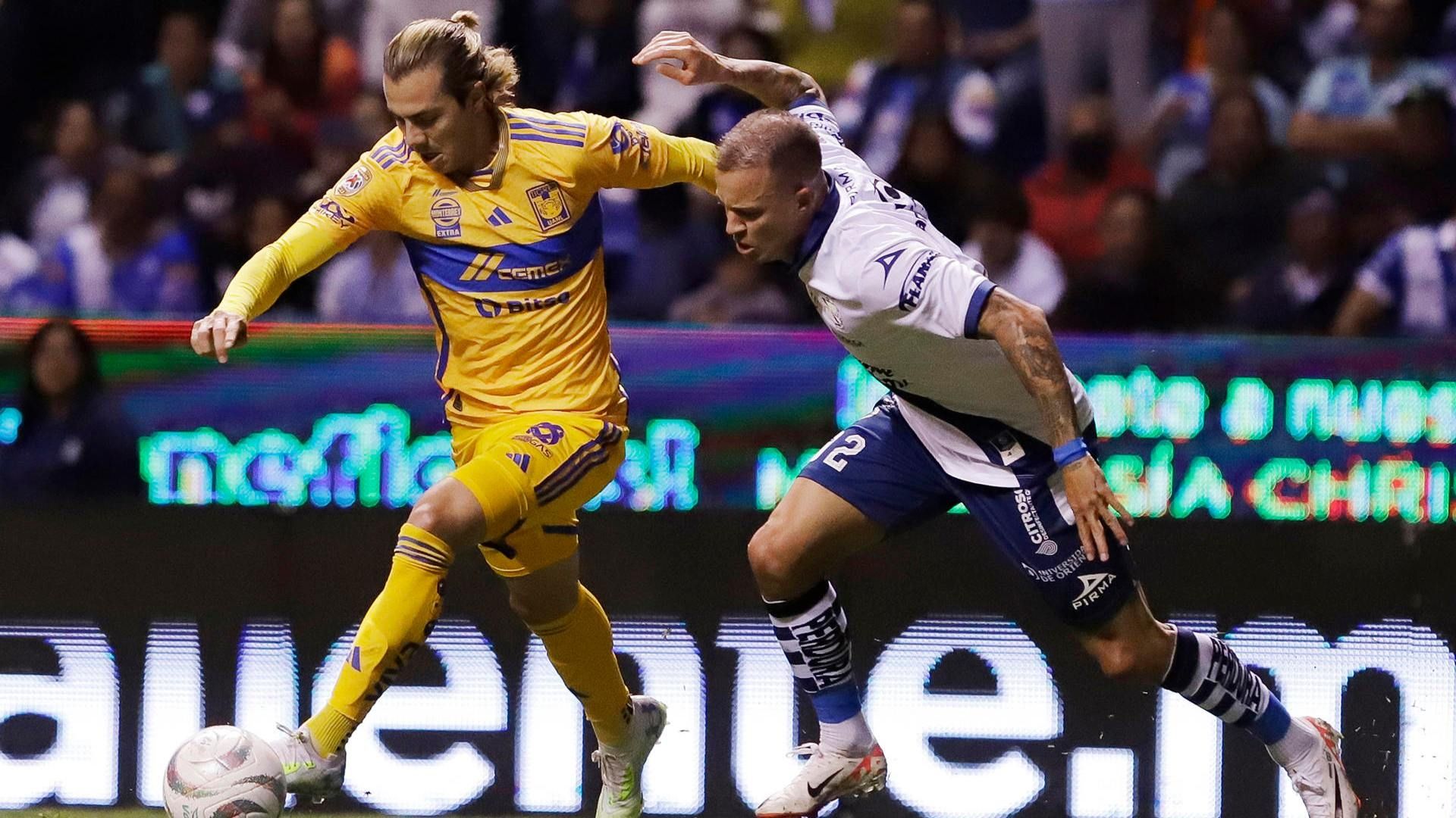 Sebastián Córdova estuvo muy activo en el ataque felino. Foto: EFE