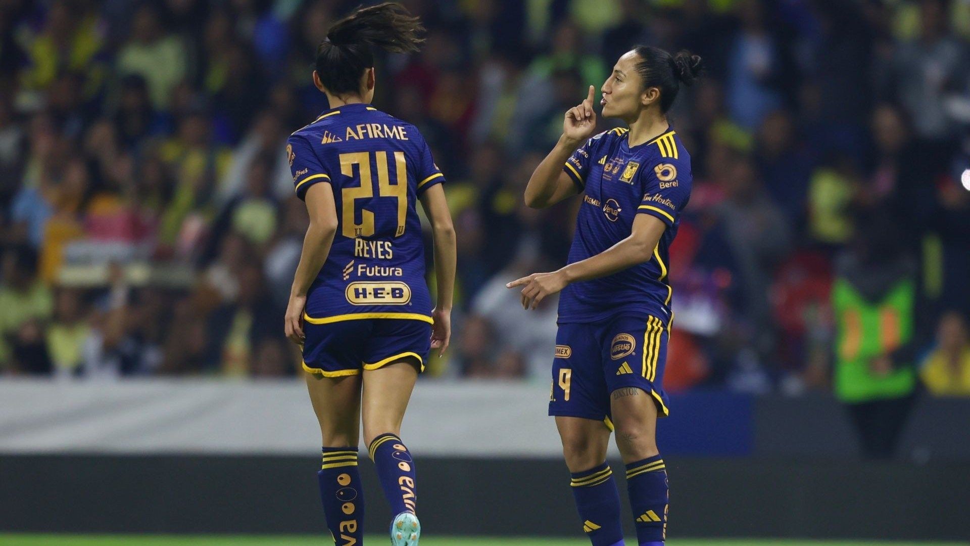 Stephany Mayor consiguió el primer gol para Tigres. Foto: Cuartoscuro