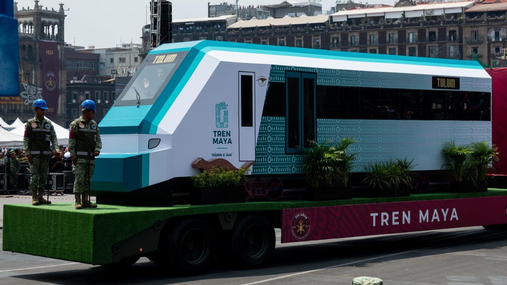 Un carro alegórico con motivo del Tren Maya participó en el desfile del 16 de septiembre 2023