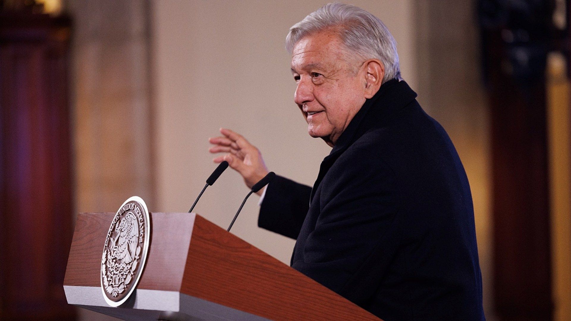 El presidente Andrés Manuel López Obrador presenta su mañanera desde Palacio Nacional