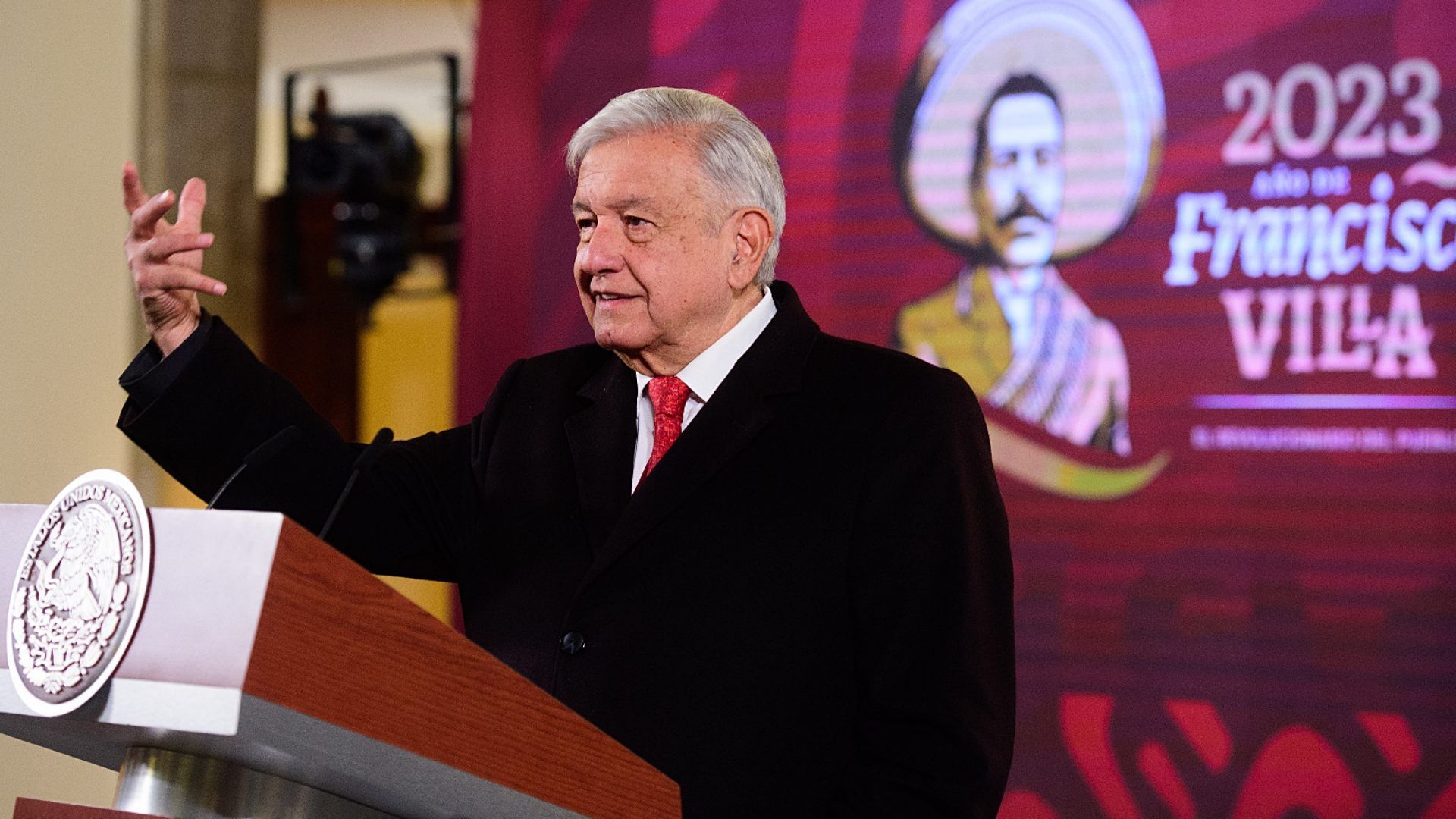 El presidente Andrés Manuel López Obrador presenta su mañanera desde Palacio Nacional