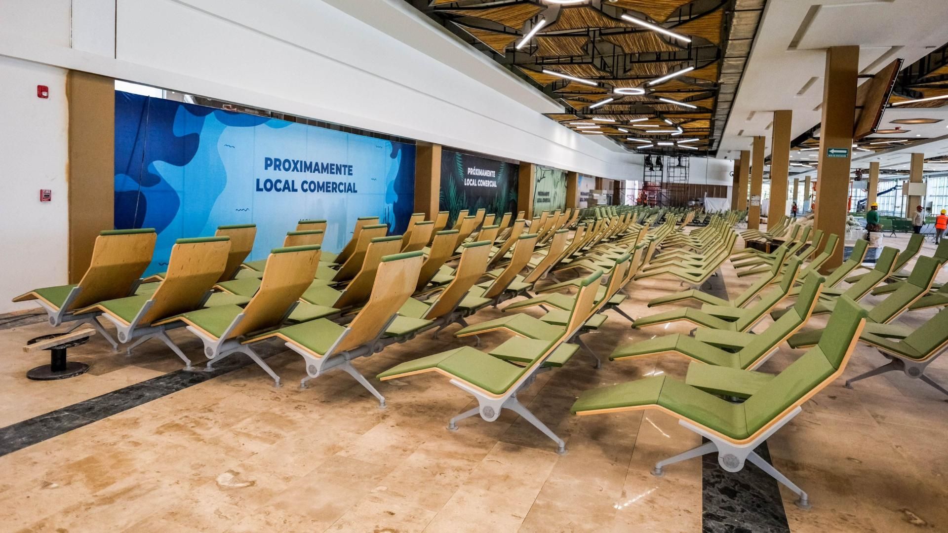 En las salas de espera del Aeropuerto Internacional de Tulum hay más de mil butacas.