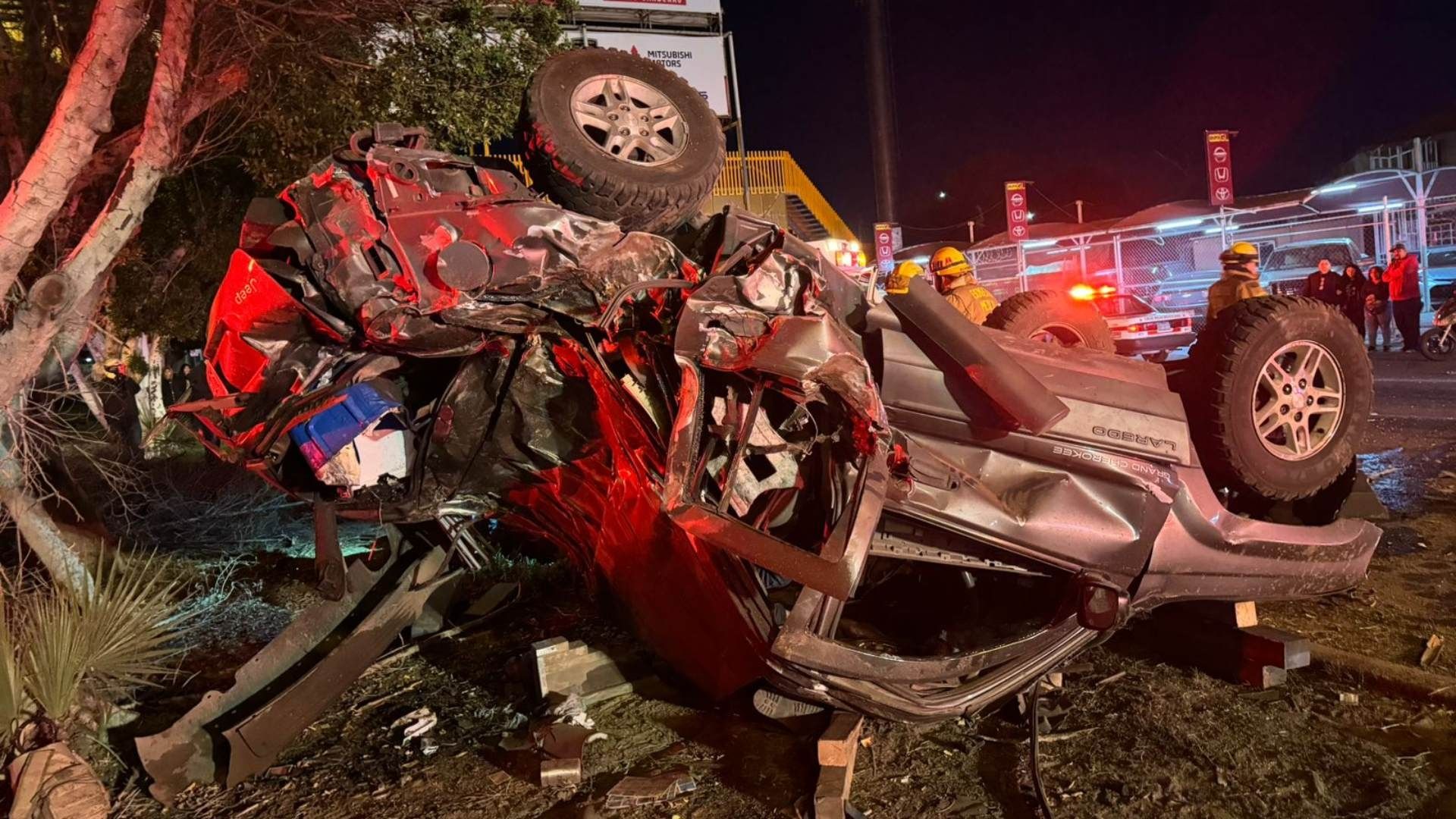 Choque sobre bulevar Lázaro Cárdenas deja un muerto y un lesionado