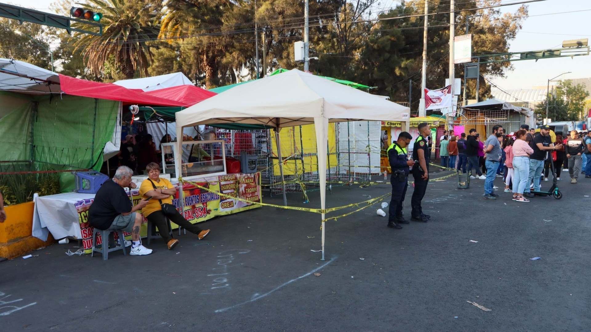 Comerciantes de la romería que se instala en Rojo Gómez y avenida Sur 16 