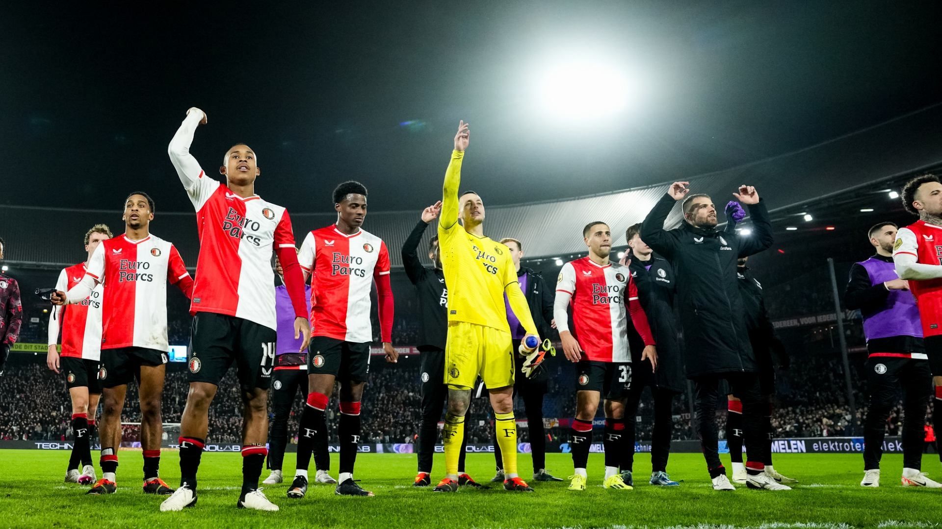 Feyenoord derrota al PSV y avanza en la Copa de Países Bajos