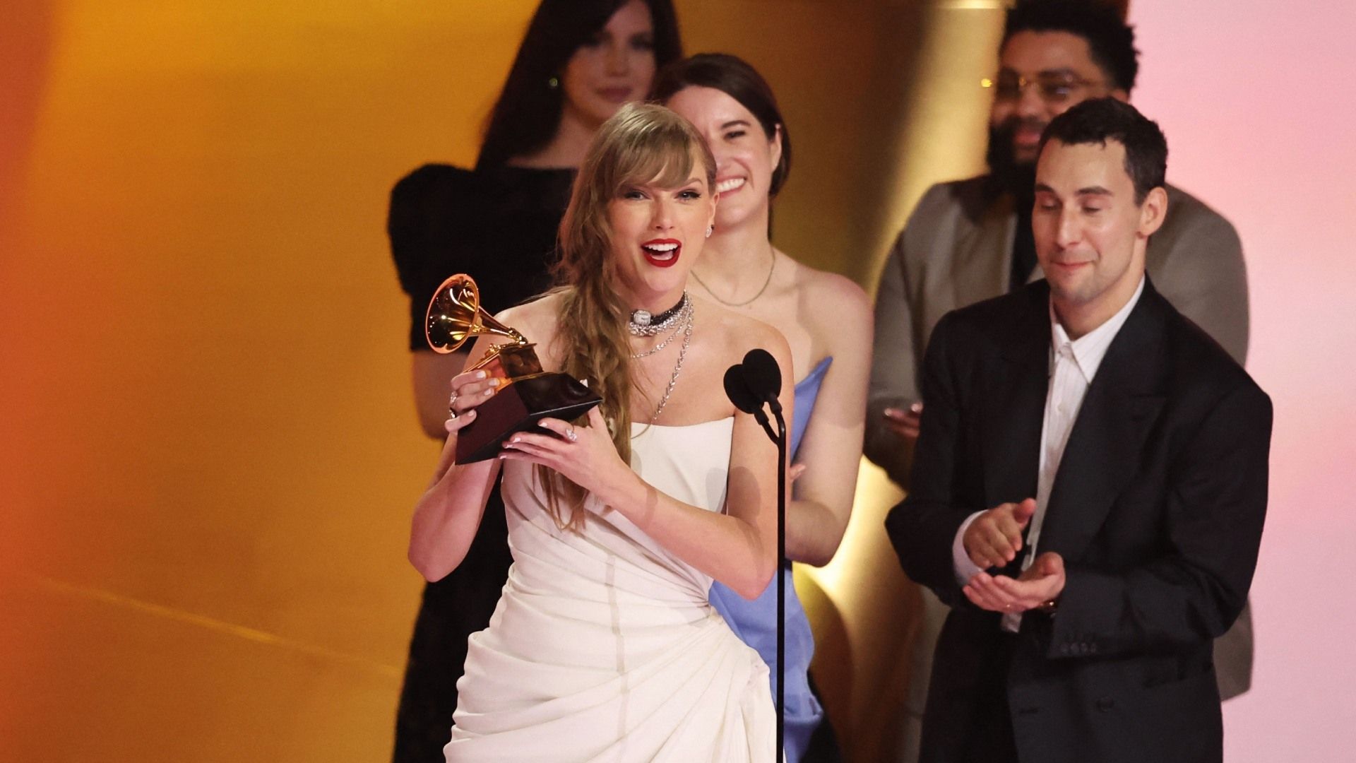 Grammy: Taylor Swift Hace Historia y Rompe Récord Con Cuarto Premio a Álbum Del Año