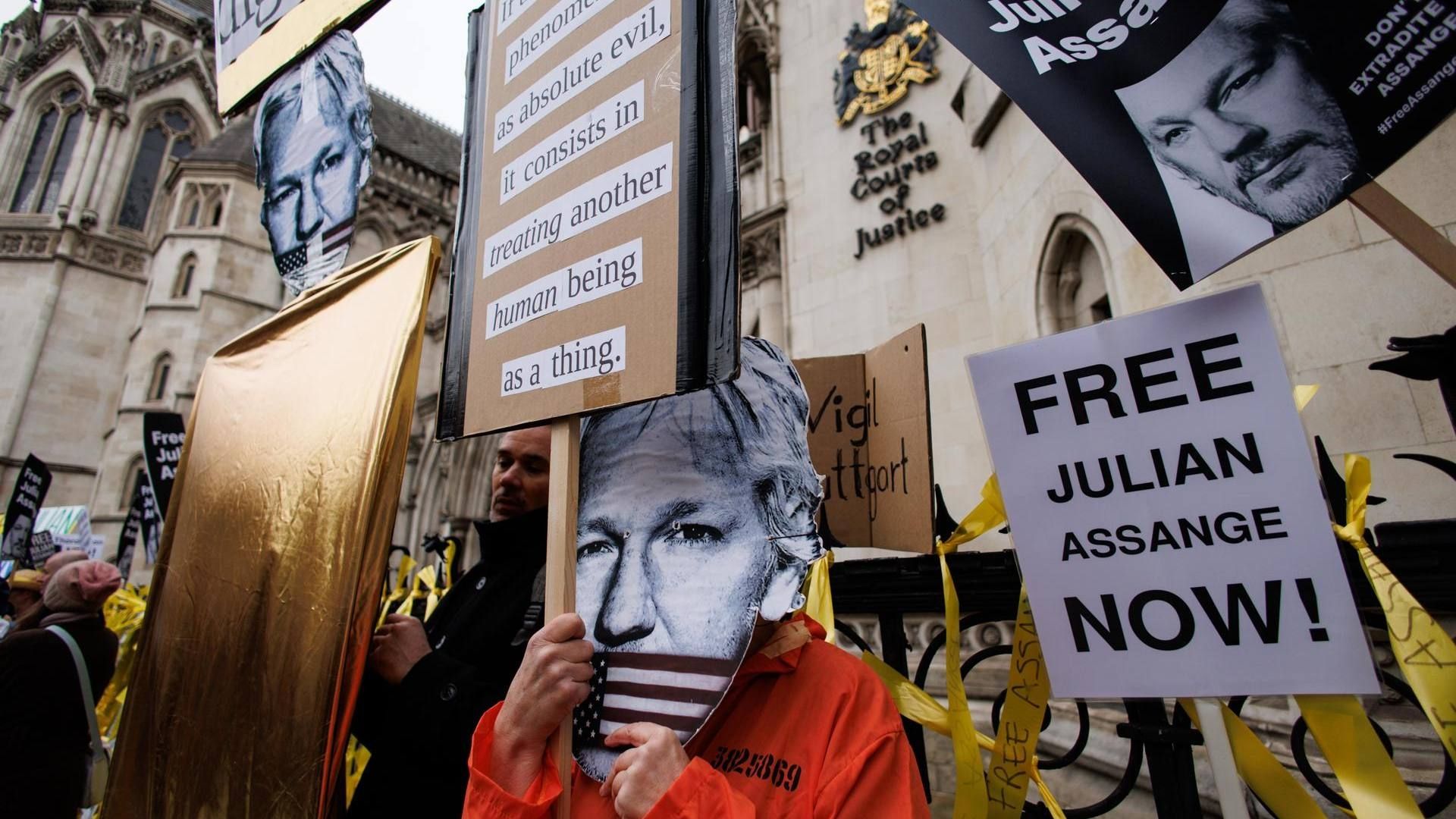 Protesta a favor de Julian Assange