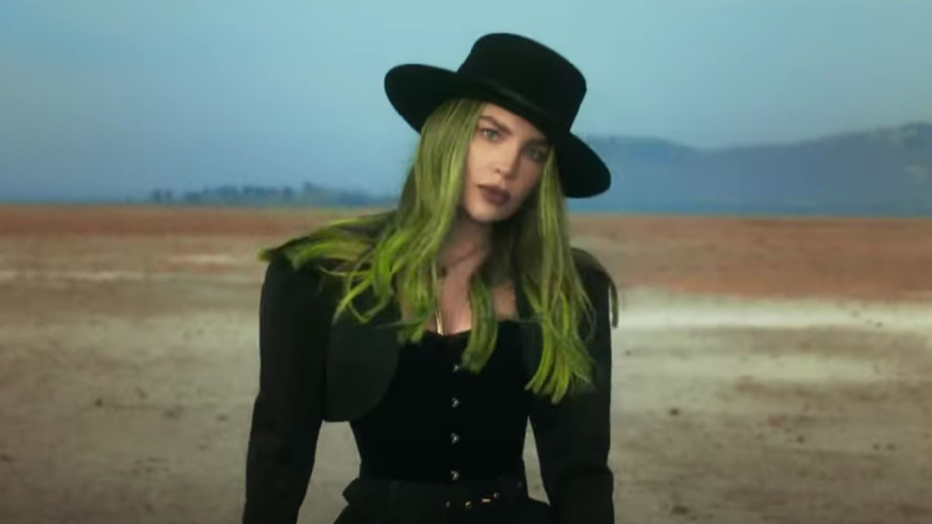 Belinda Estrena Cactus, Nueva Canción con Presuntas Referencias a Christian Nodal.